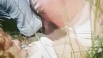 Преступники выкрали женщину и трахали на природе в ретро порно