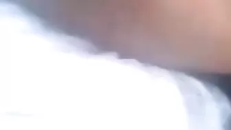 Ебет в пизду индийскую бабенку и снимает секс на телефон