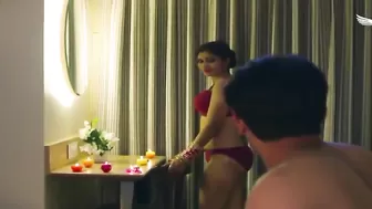 Индийская баба проводит ночь в секс получая оргазм